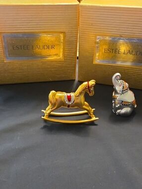 Estee Lauder Vintage Perfume Compacr